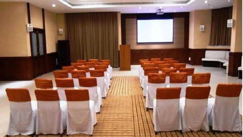 The South Park Hotel Thiruvananthapuram Exterior foto