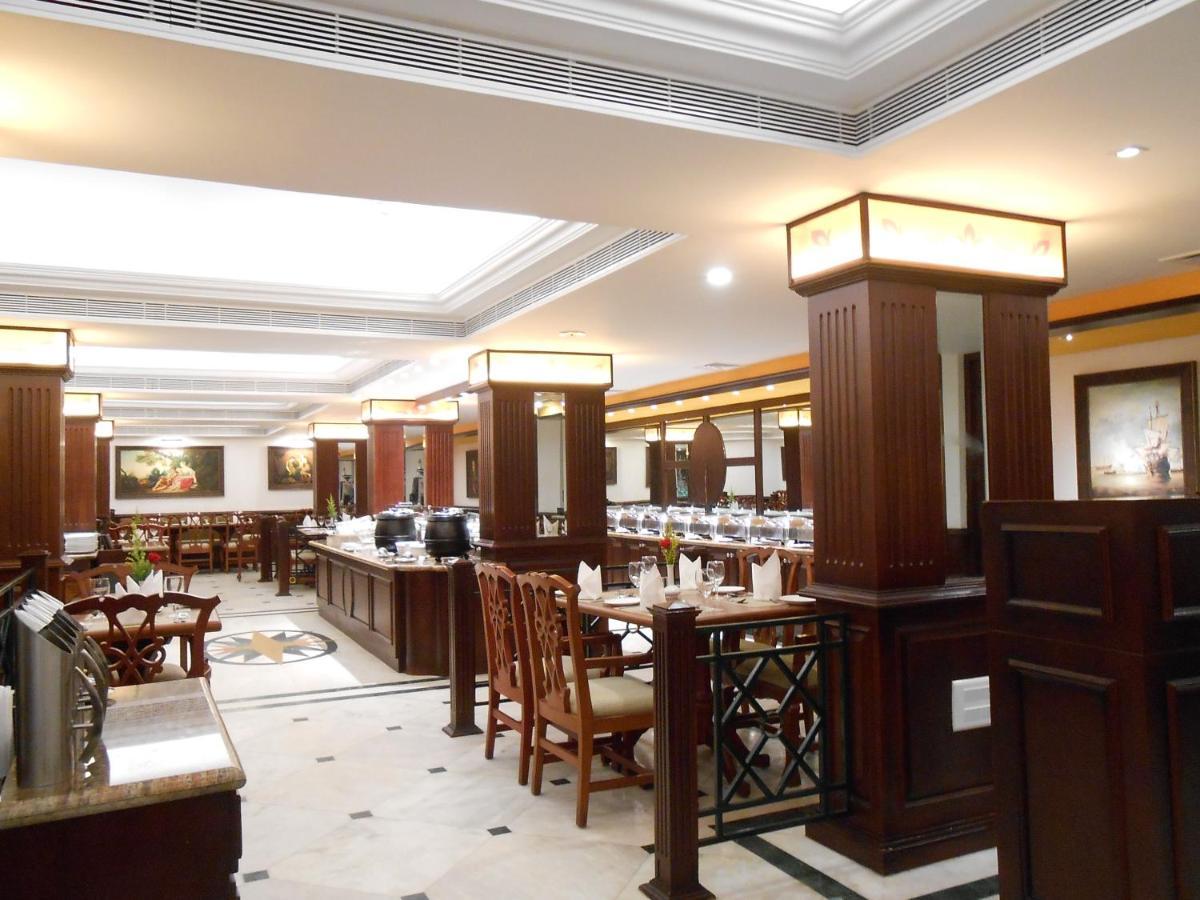 The South Park Hotel Thiruvananthapuram Exterior foto